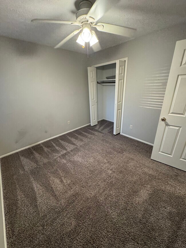 Foto del edificio - 4123 Regentview St NE