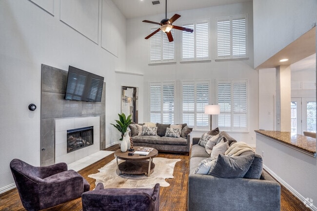 Building Photo - 9022 Golden Pond Dr
