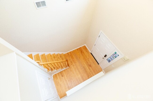 Building Photo - 127 Forest Dr