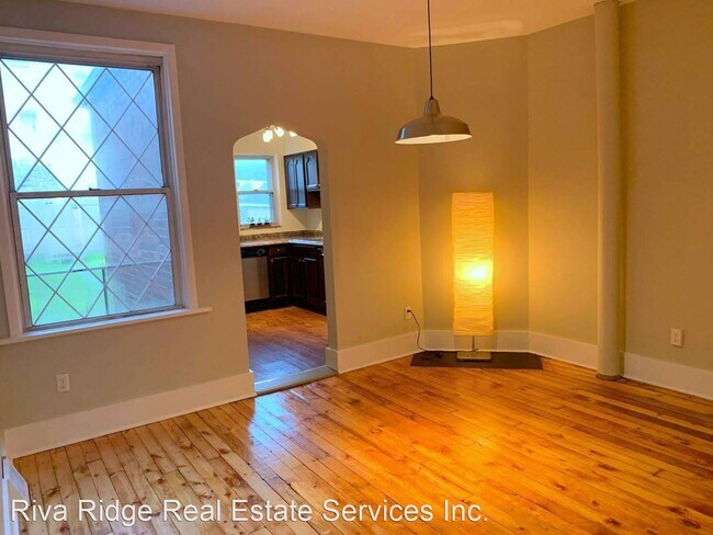 Building Photo - 524 1/2 Farnsworth St