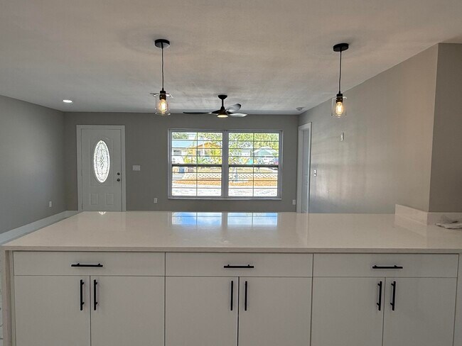 Foto del edificio - 507 SW N Riverpoint Dr