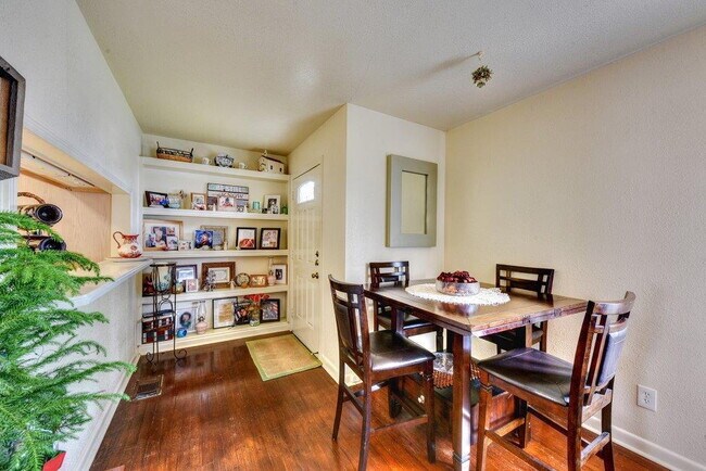 Foto del edificio - Unbeatable Location – Walk to the Comal Ri...