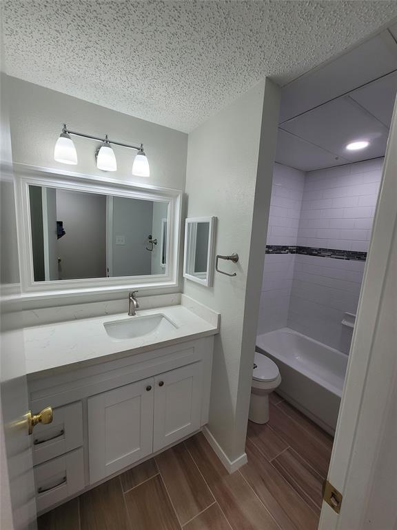 Foto del edificio - 7093 N Holiday Dr