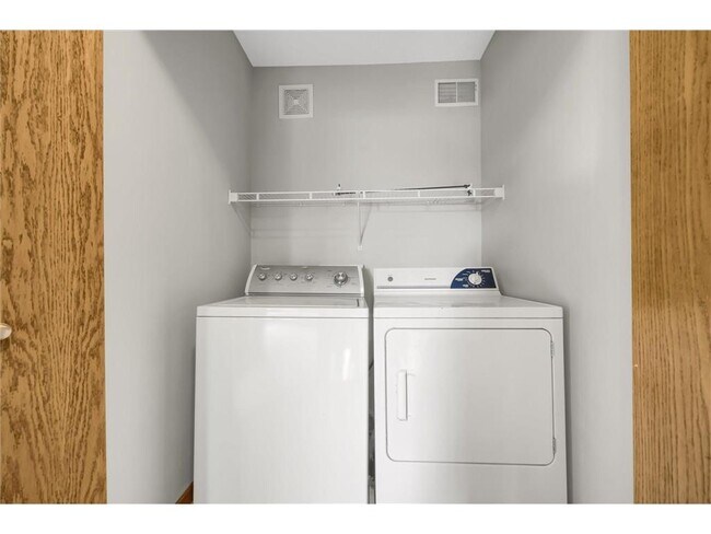 Foto del edificio - 7354 147th Ln NW