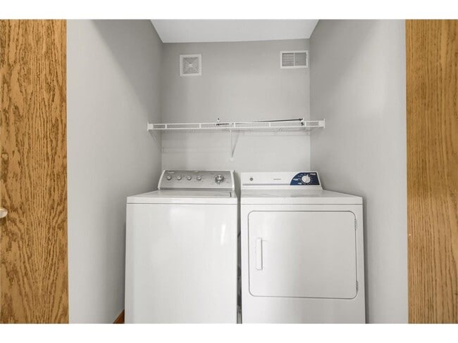 Laundry - 7354 147th Ln NW