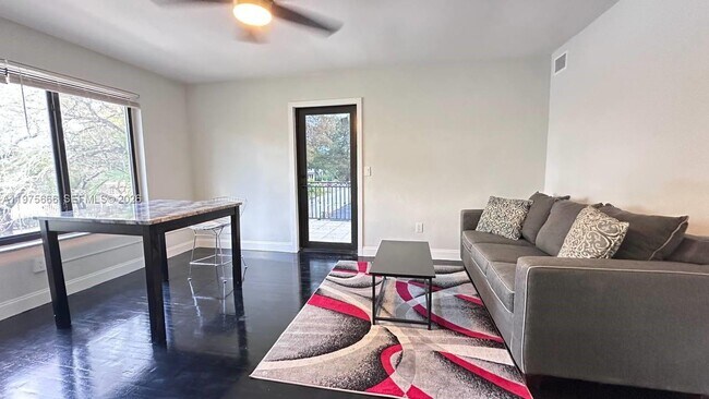 Foto del edificio - 320 SW 29th Rd