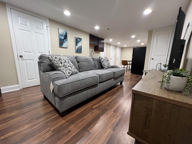 Foto del edificio - 4058 Edgewood Rd