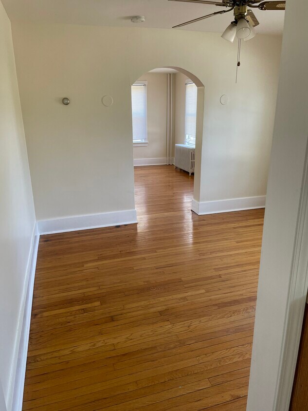 Comedor - 430 E State St