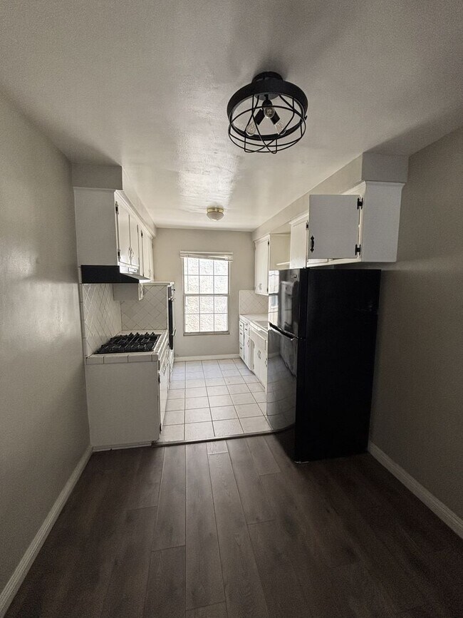 Foto del edificio - MOVE IN READY Studio unit