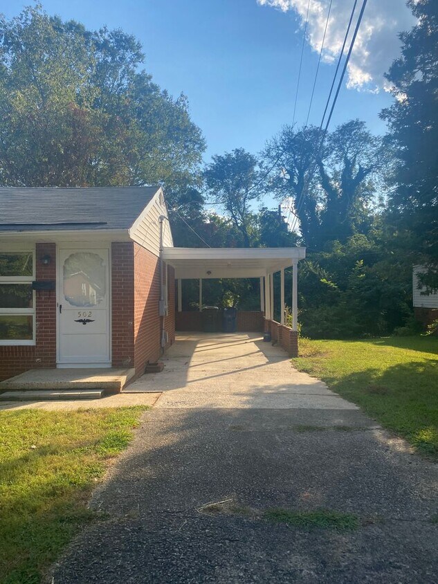 Foto principal - 502 Doggett Dr