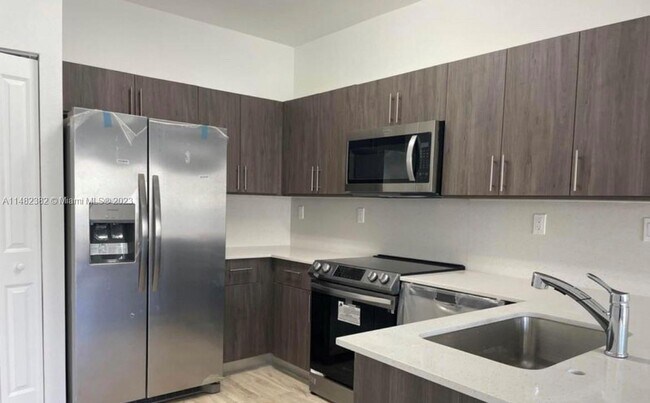 Foto del edificio - 15540 SW 136th St