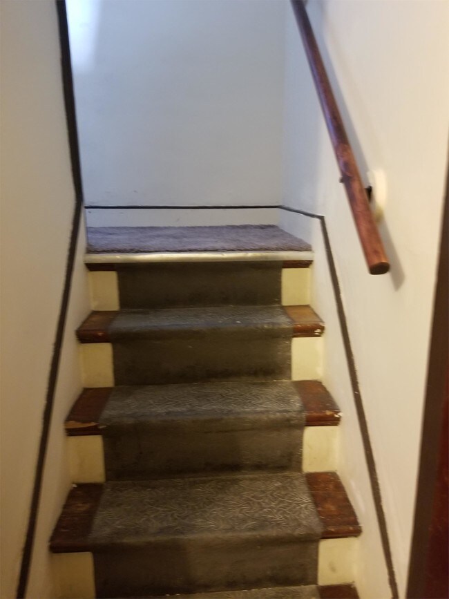 Foto del edificio - 1035 Baxter Ave