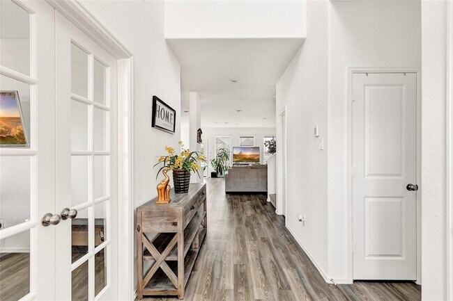 Foto del edificio - 9411 Clearwater Bluff Ln