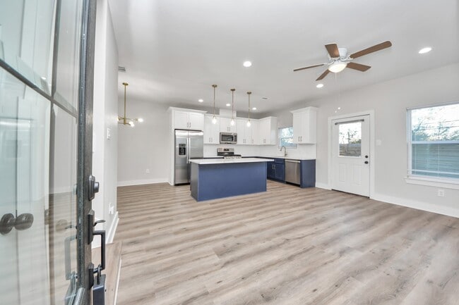 Building Photo - 4713 Talina Way