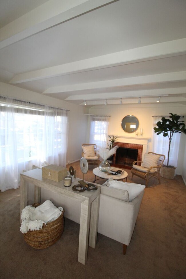 Foto del edificio - Charming Midtown Ventura Home- 3 Bedroom + 1.75 Bath