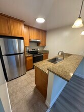 Building Photo - 1056 Grand St