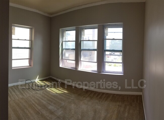 Building Photo - 8135 S Evans Ave