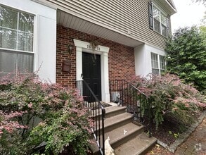 Building Photo - 3521 Reserve Dr