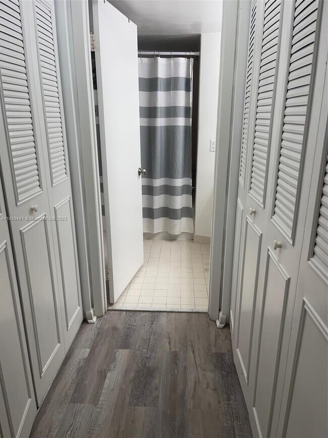 Foto del edificio - 6292 NW 186th St