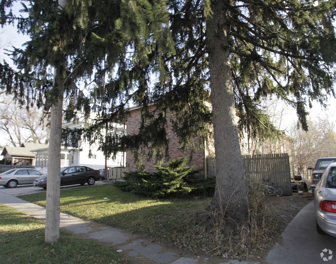 Building Photo - 2403 Lynn St