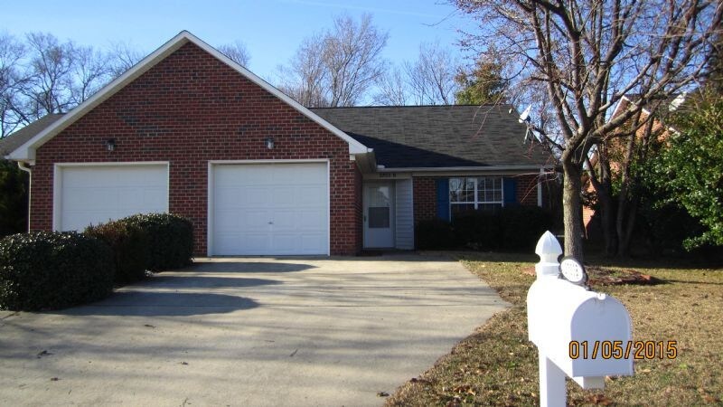 Primary Photo - 2703b Richard Dr