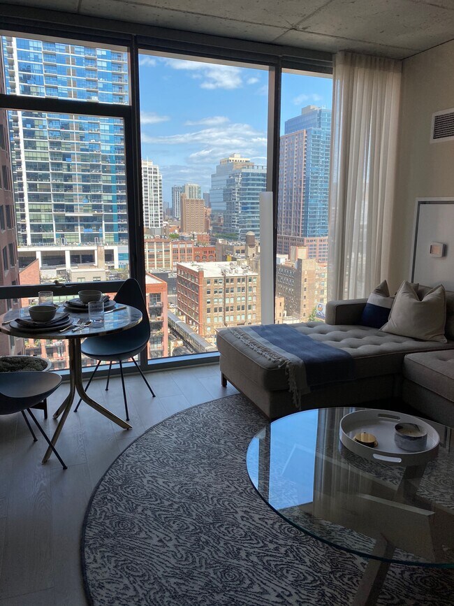 Foto del edificio - 316 W Illinois St