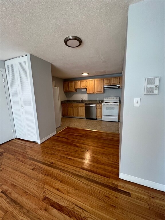 Foto del edificio - 290 Corey Rd