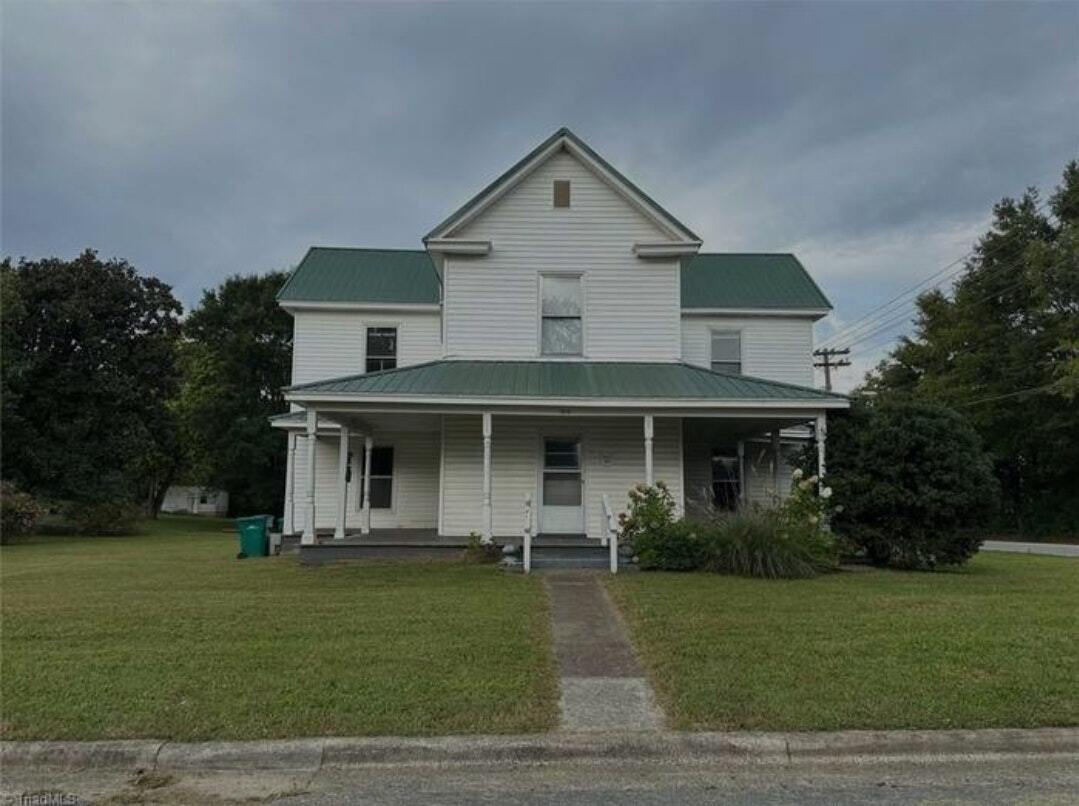 Primary Photo - 302 Dahl St