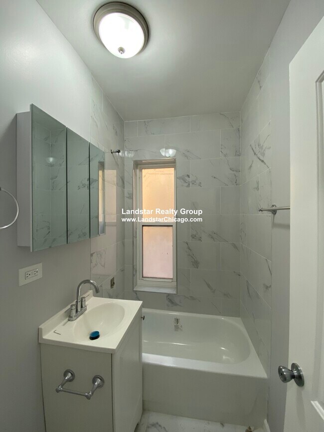 Building Photo - 4604 N Beacon St