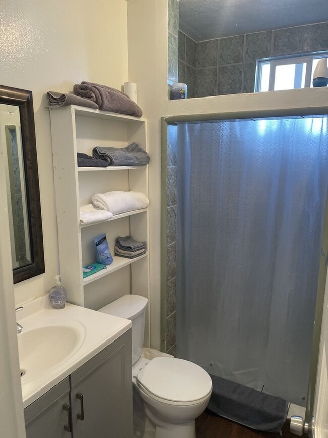 Foto del edificio - Wonderful Newly Remodeled 2 Bedroom House in Prime Alhambra Location Fully Furnished