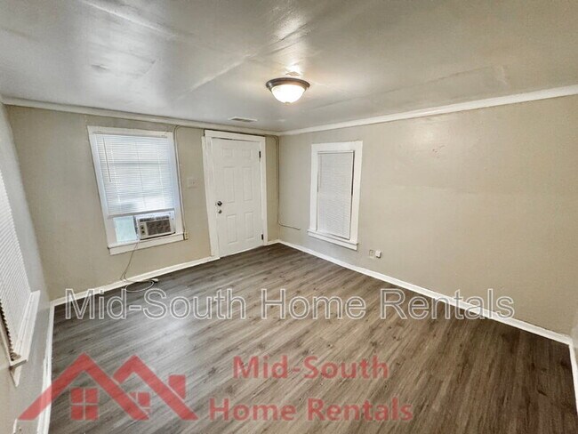 Foto del edificio - 1536 Brookins St