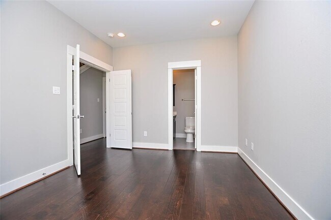 Foto del edificio - 3113 Gillespie St