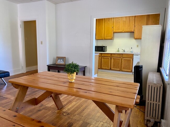 Dinning Area - 614 University Ave