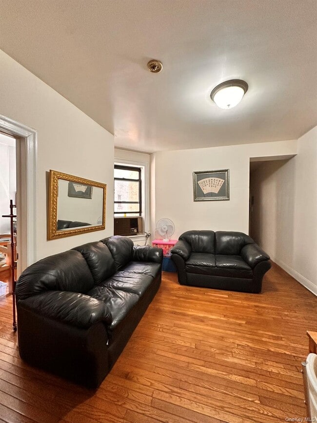 Building Photo - 522 W 151st St