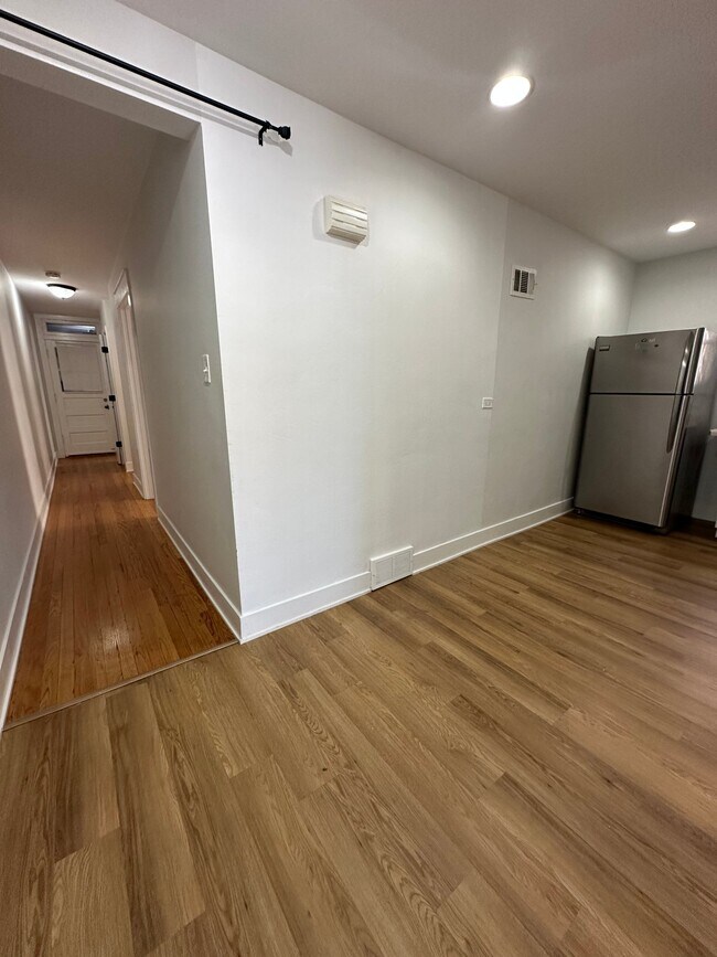 Foto del edificio - 8918 Lavergne Ave