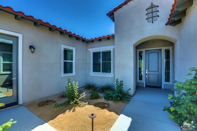Building Photo - 78987 Yorkville Ln