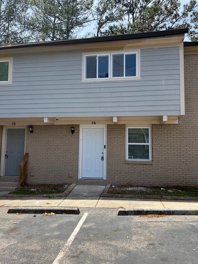 Primary Photo - 2604 Campbellton Rd SW