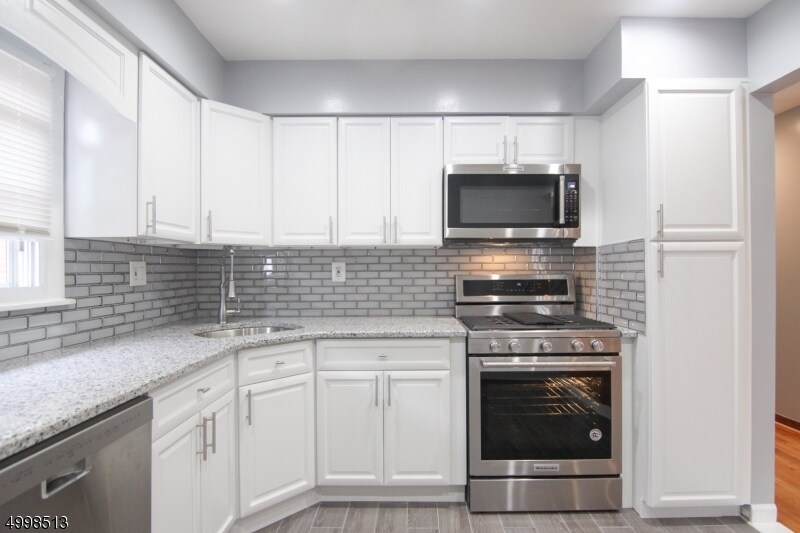 Primary Photo - 43 Bleecker St