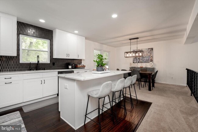 Building Photo - 12204 Sir Lancelot Dr