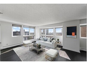 Building Photo - 433 S 7th St