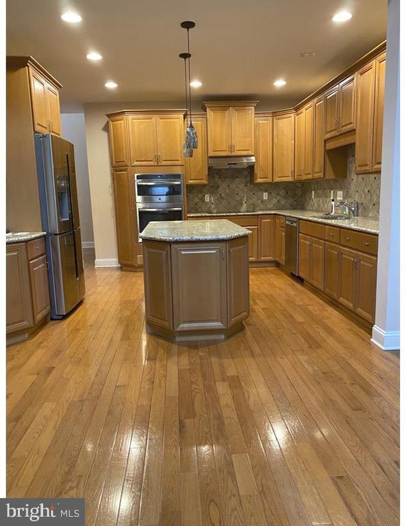 Building Photo - 216 Hoyer Ct
