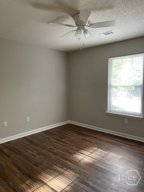 Foto del edificio - 161 Lavender Lakes Dr
