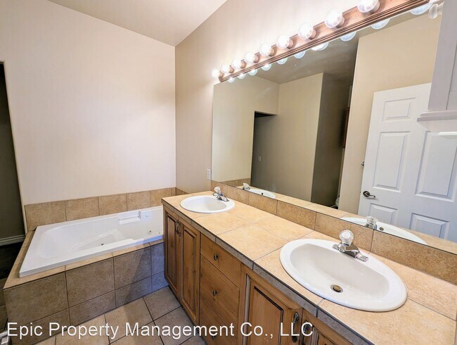 Foto del edificio - 3 br, 2.5 bath House - 1893 East 4500 South