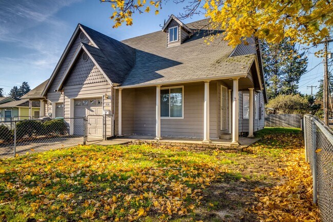 Foto del edificio - 3 Bed 2 Bath Duplex in Brentwood-Darlington