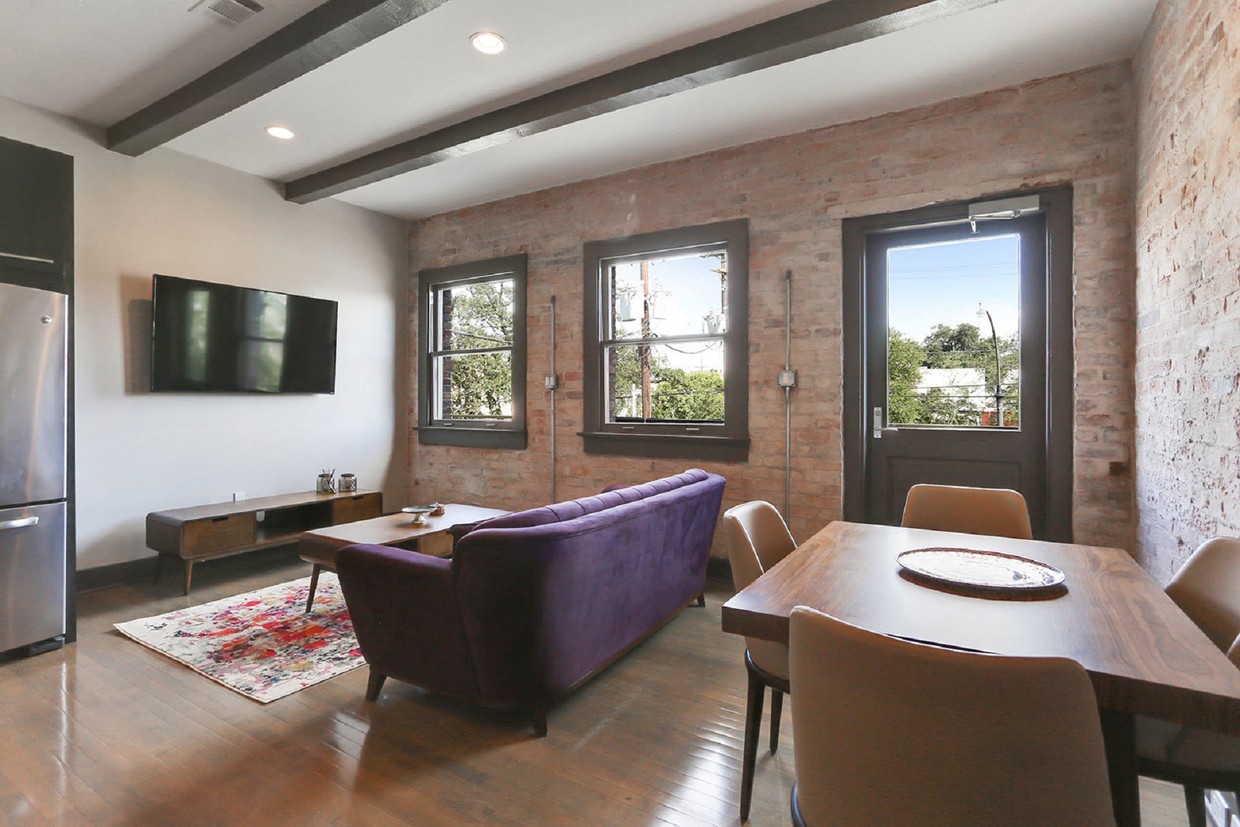 Living Room - 1515 St Charles Ave