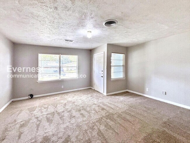 Foto del edificio - 3719 Dumbarton Rd