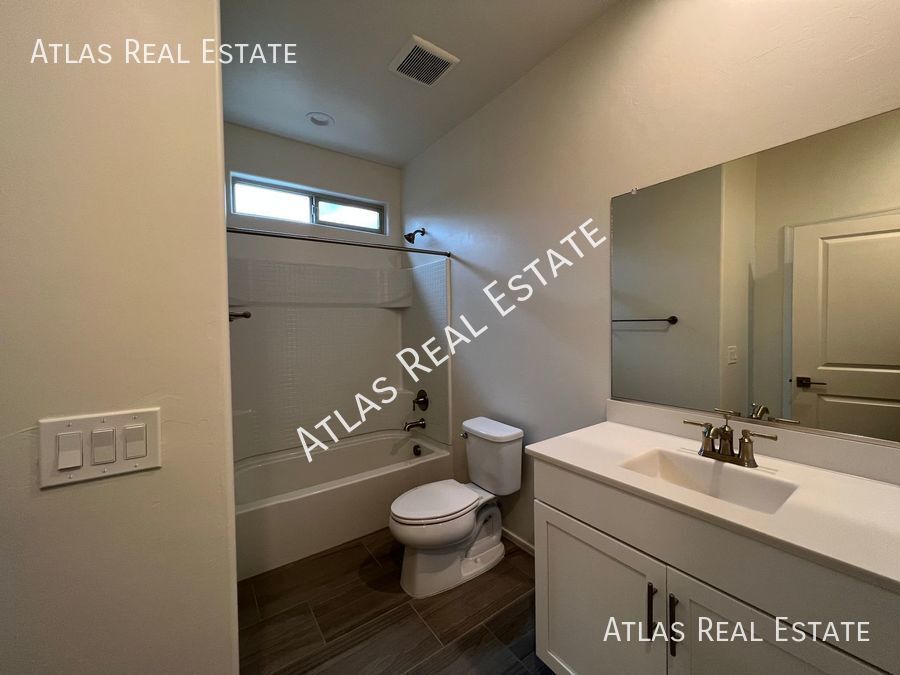 Primary Photo - 13046 N Murray Drive