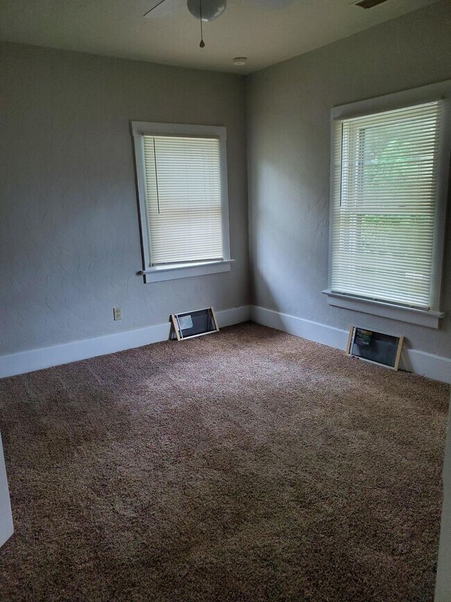 Foto del edificio - 100 - 102 Calhoun