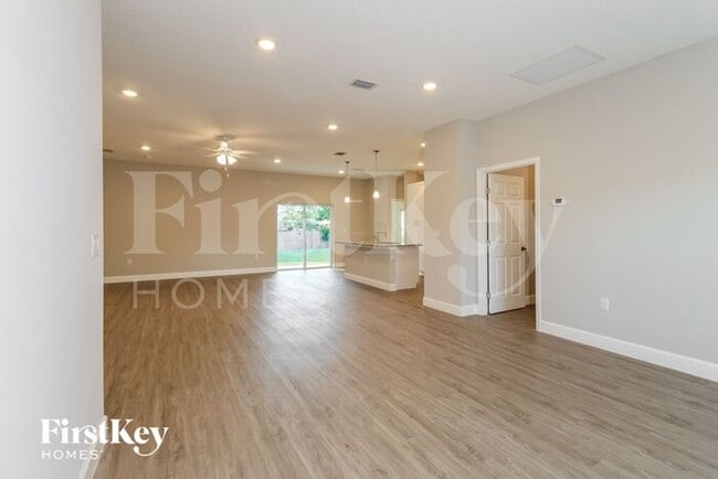 Foto del edificio - 518 White Plains Ave SW