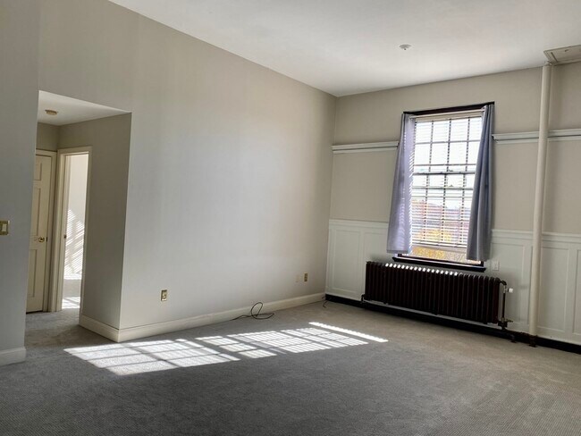 Building Photo - 16 Balmoral St